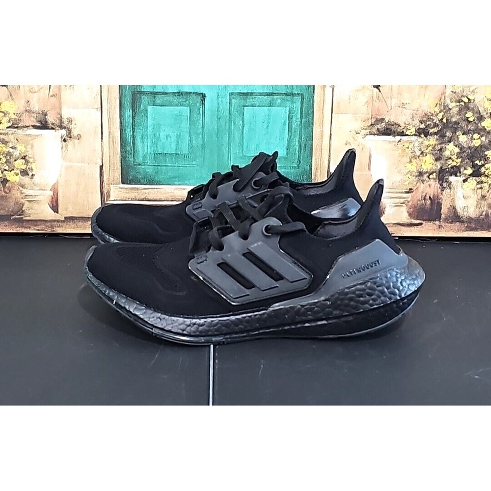 adidas UltraBoost 22‎ Core Black Running Shoe Women's Size 7.5